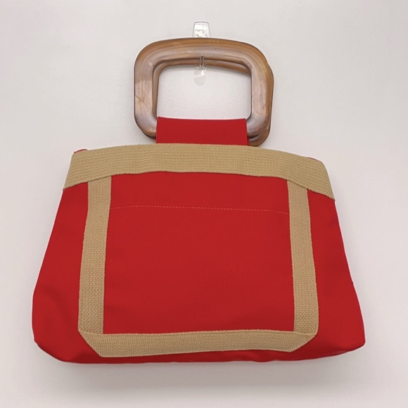 ❌SOLD❌ Vintage Red and Tan Canvas Handbag with Faux Wood Handles - Picture 9 of 9